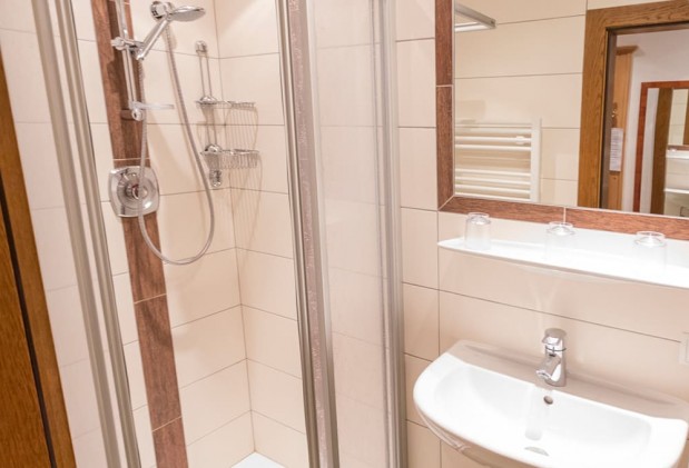Appartement mit modernem Badezimmer 
