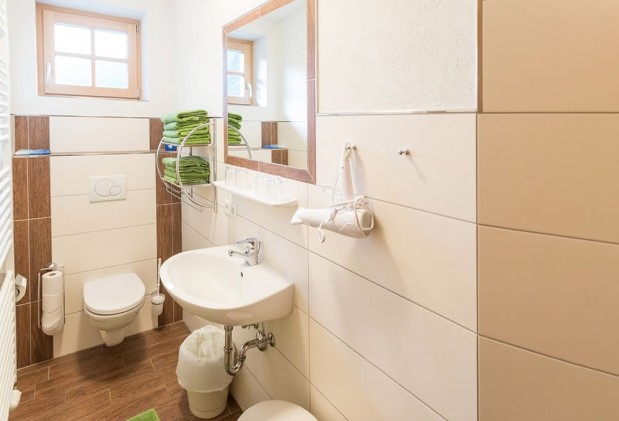 Appartement mit modernem Badezimmer 