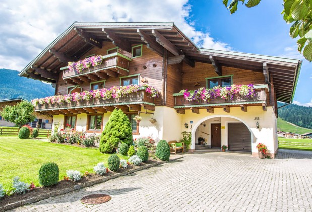 Landhaus Olga im Sommer